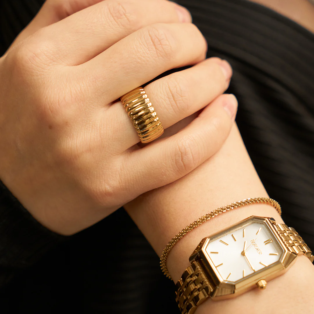 На какой руке носят часы: правила, традиции и личный комфорт